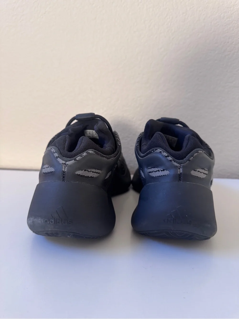 Adidas Yeezy 700 V3 Dark Glow Mens Size 11 Sneakers Athletic Shoes